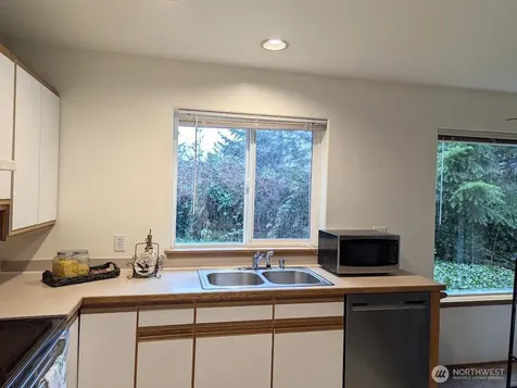 2007 99th Street E Tacoma WA 98445