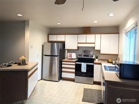 2007 99th Street E Tacoma WA 98445