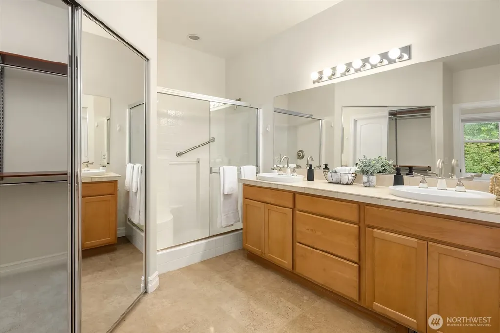 24253 NE Vine Maple Way Redmond WA 98053