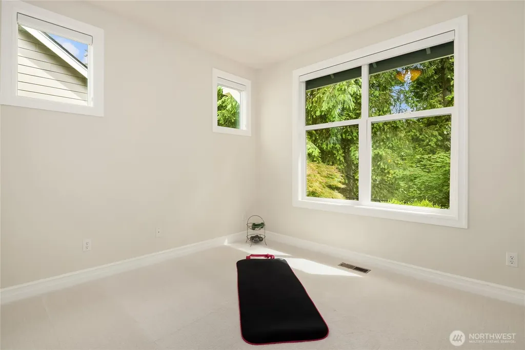 24253 NE Vine Maple Way Redmond WA 98053