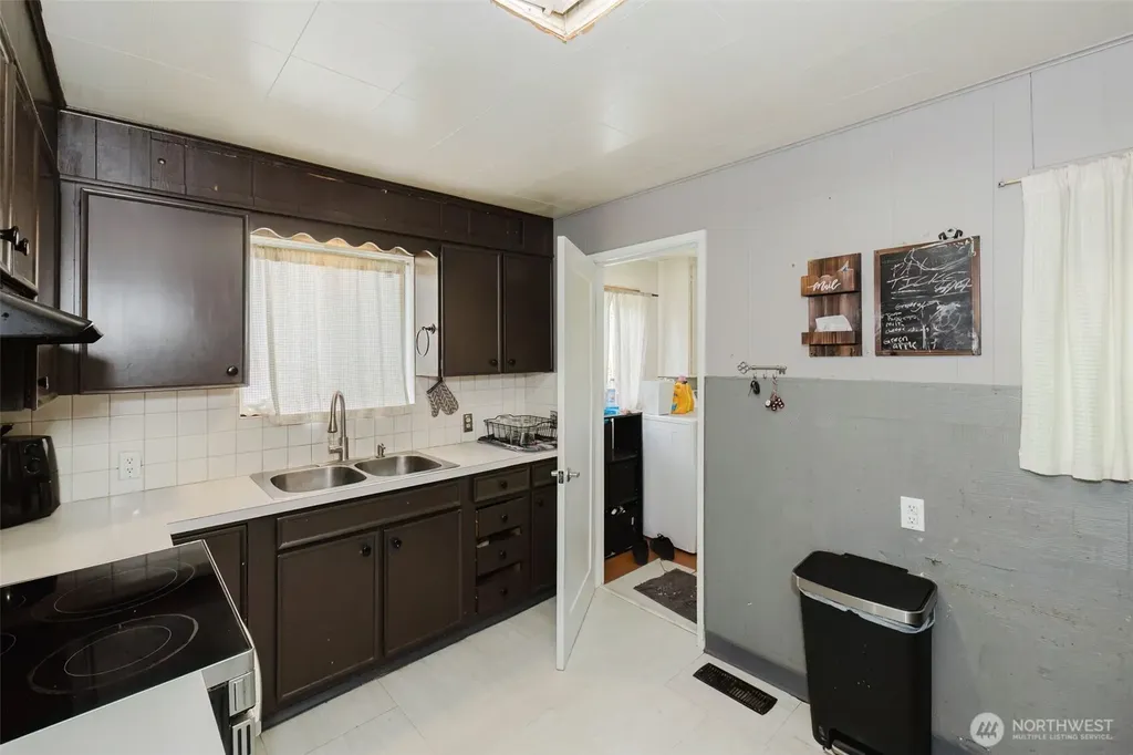 3190 Bartolatz Road W Bremerton WA 98312