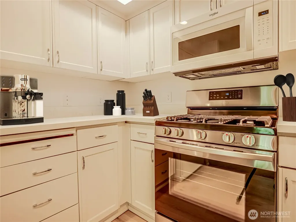 250 NW Dogwood Street Issaquah WA 98027