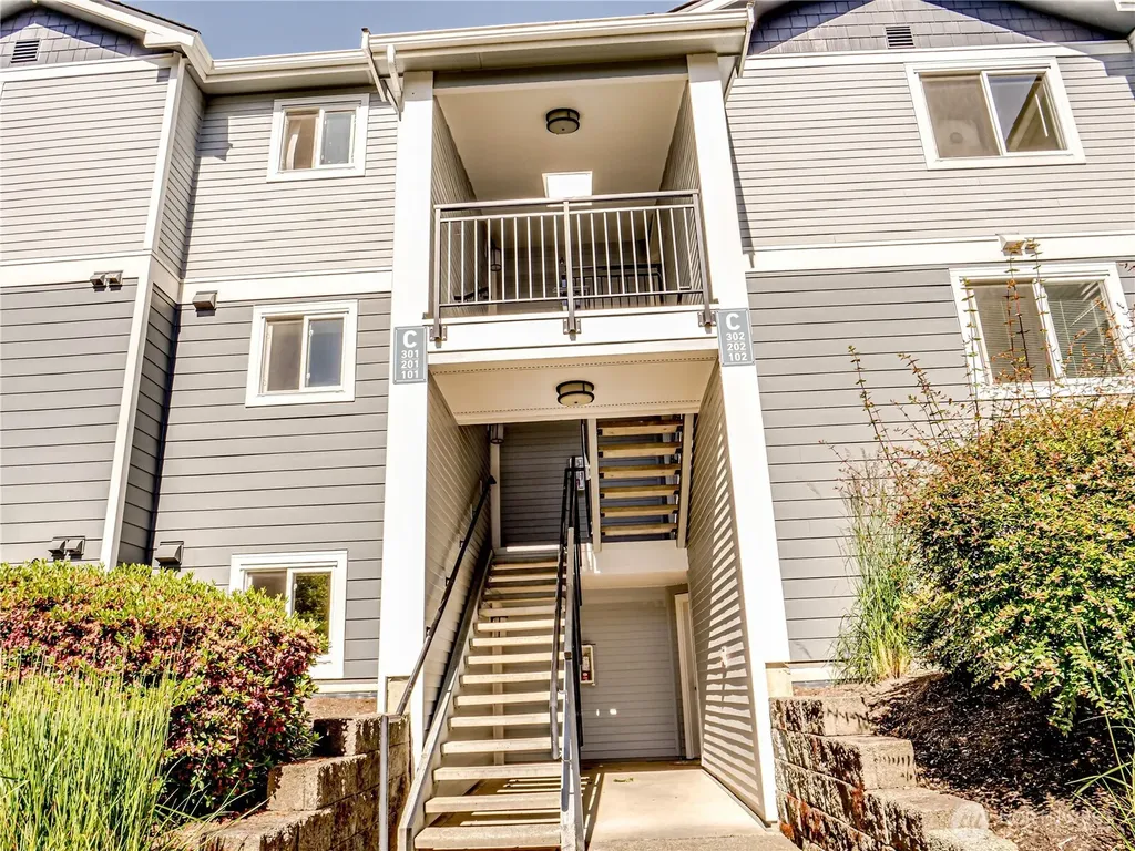250 NW Dogwood Street Issaquah WA 98027