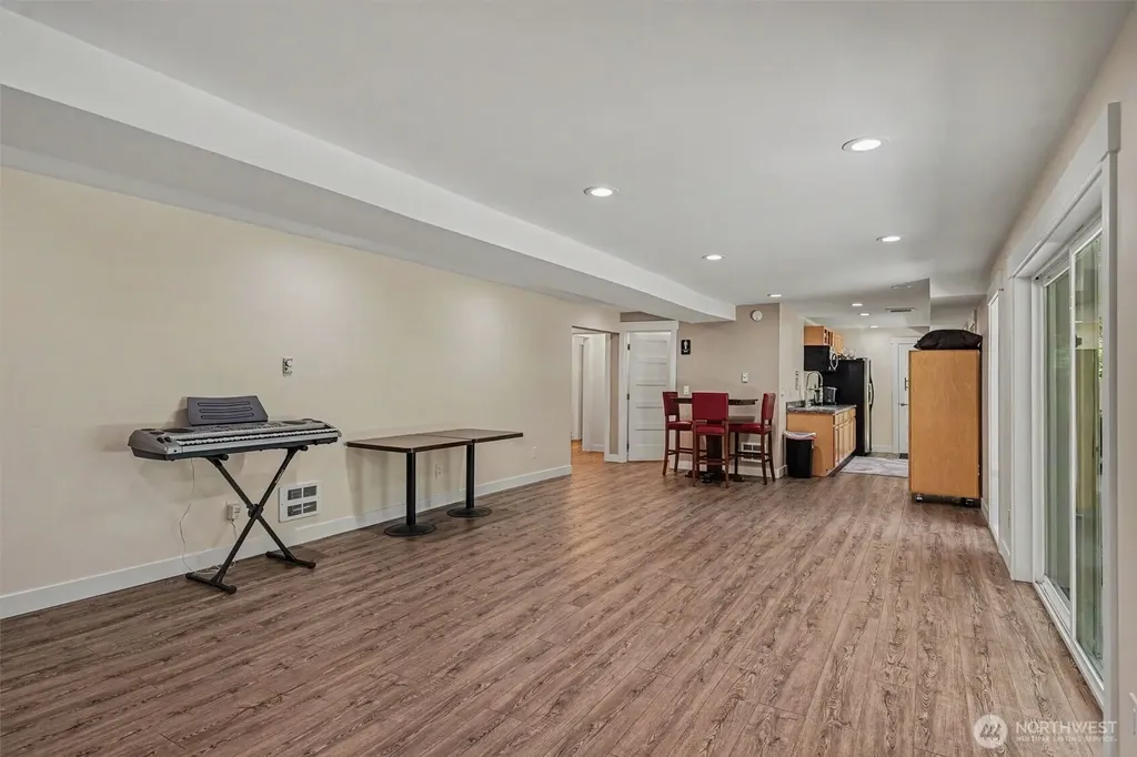 9905 NE 124 Street Kirkland WA 98034