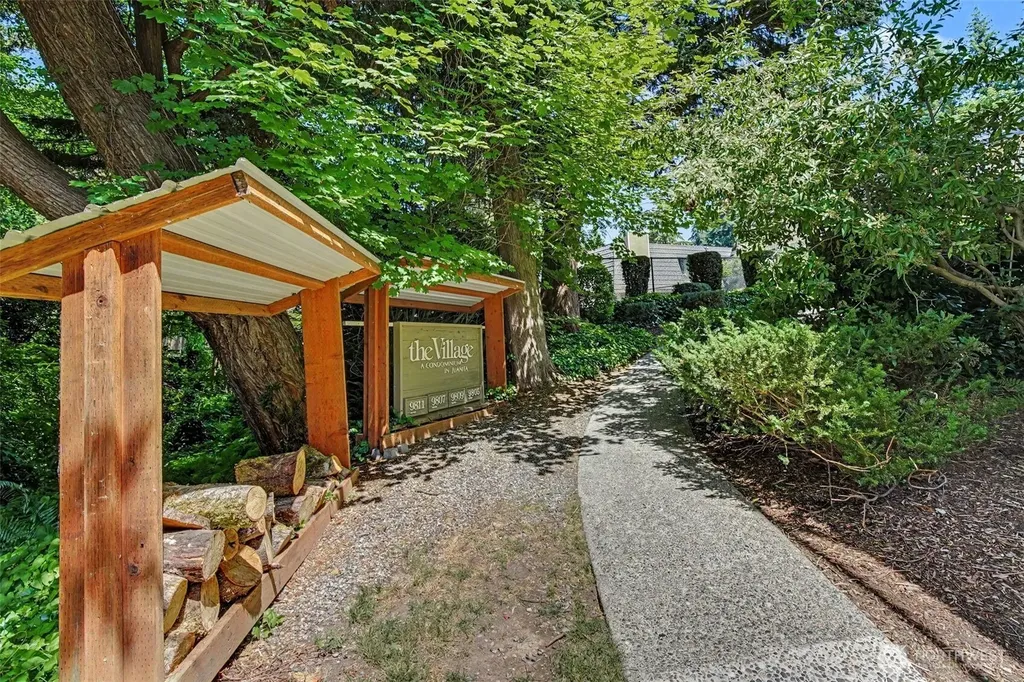 9905 NE 124 Street Kirkland WA 98034