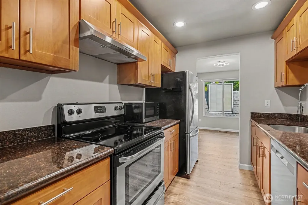 9905 NE 124 Street Kirkland WA 98034