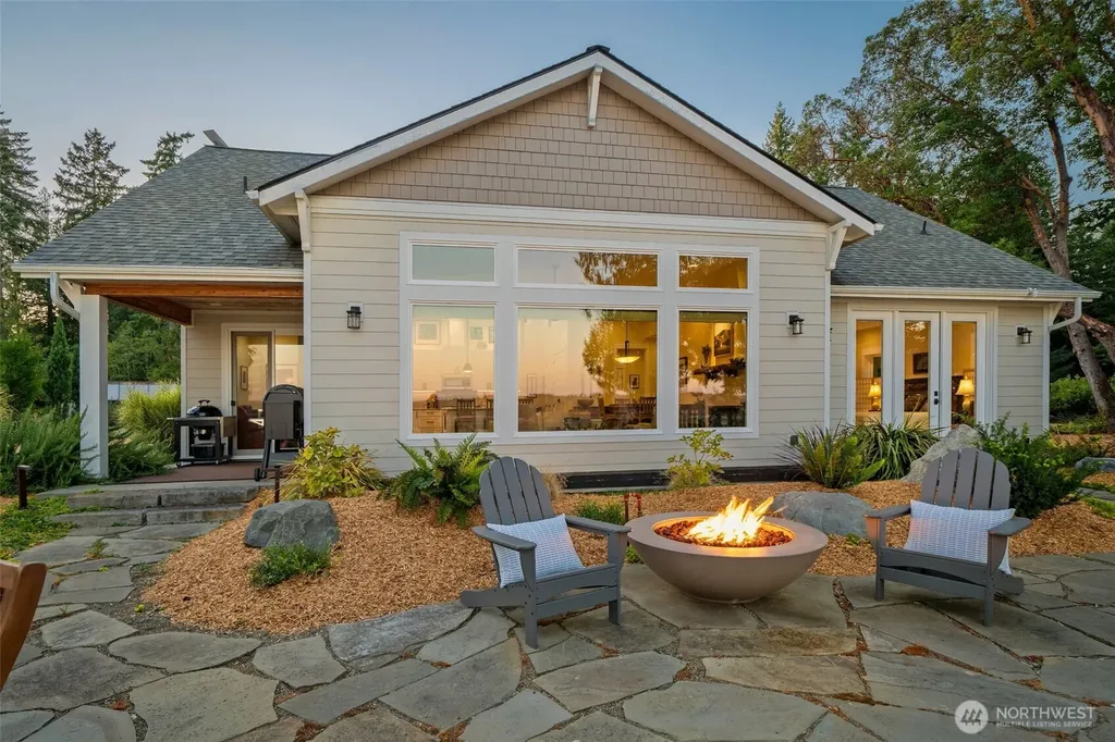 211 E Vineyard Crest Road Grapeview WA 98546