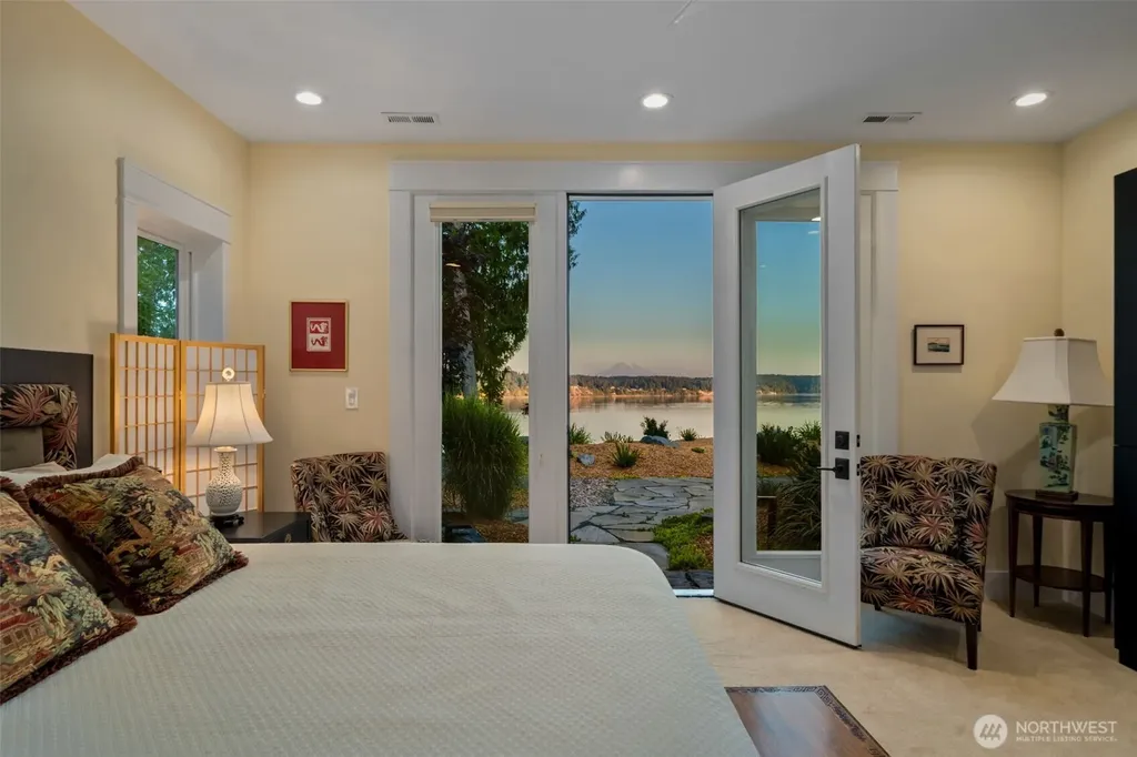 211 E Vineyard Crest Road Grapeview WA 98546