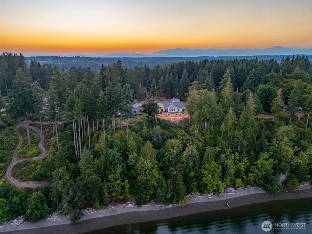 211 E Vineyard Crest Road Grapeview WA 98546