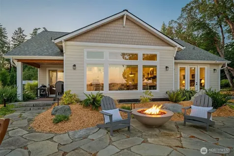 211 E Vineyard Crest Road Grapeview WA 98546