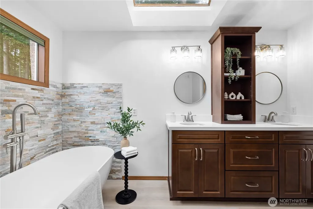 3736 248th Place SE Sammamish WA 98029
