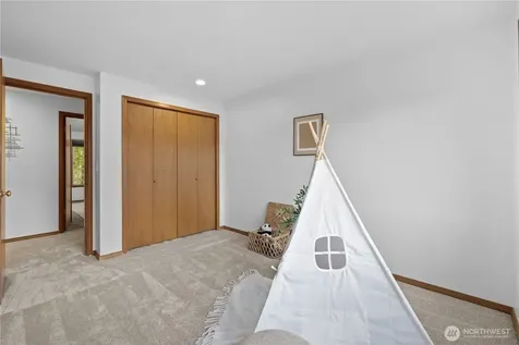 3736 248th Place SE Sammamish WA 98029