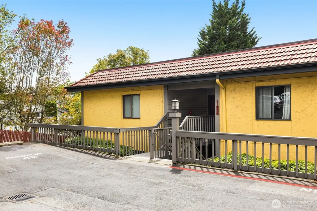 11626 100th Avenue NE Kirkland WA 98034