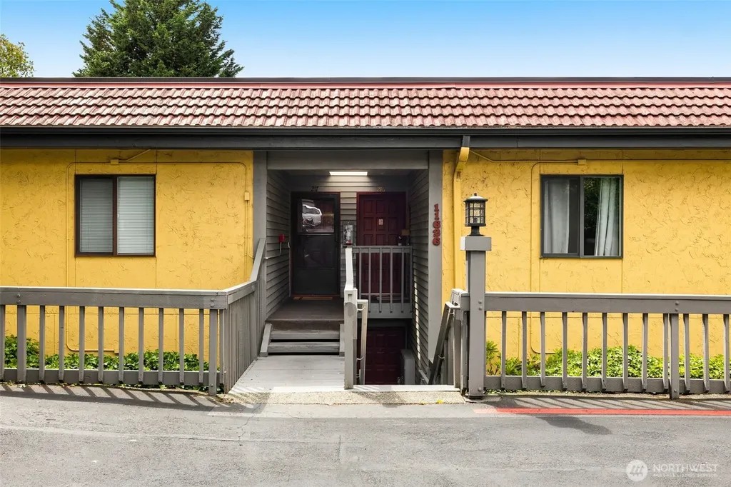 11626 100th Avenue NE Kirkland WA 98034