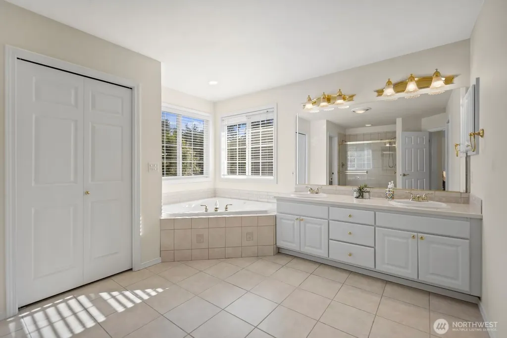 2412 173rd Avenue Ct E Lake Tapps WA 98391