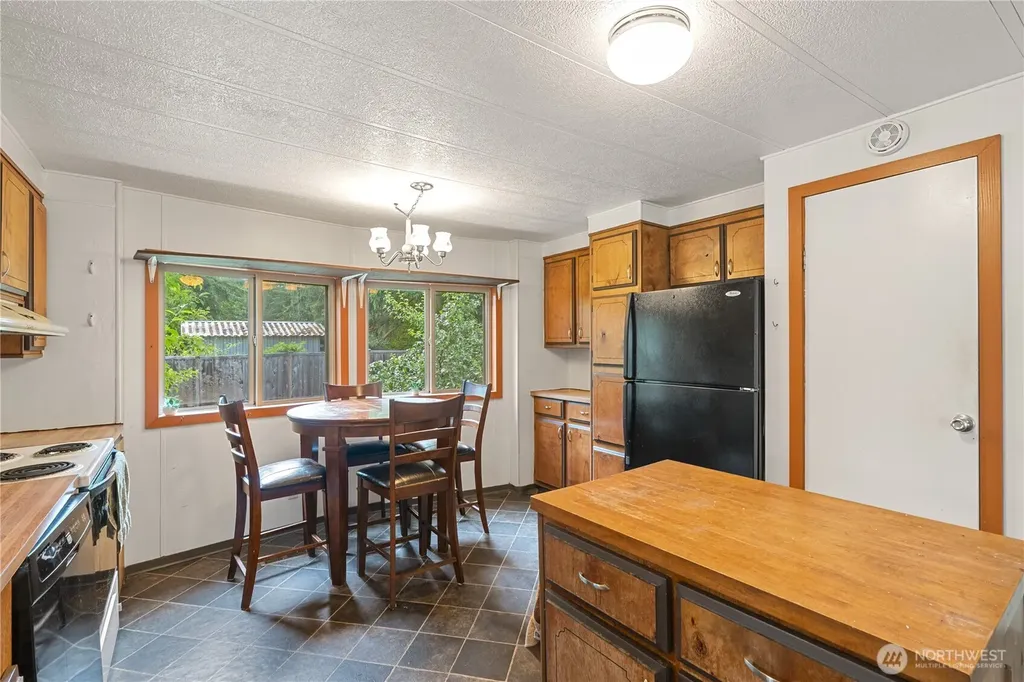 7 N Rosemary Lane Elma WA 98541