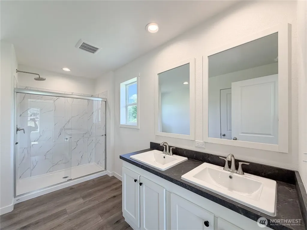 4561 Windemere Street Longview WA 98632