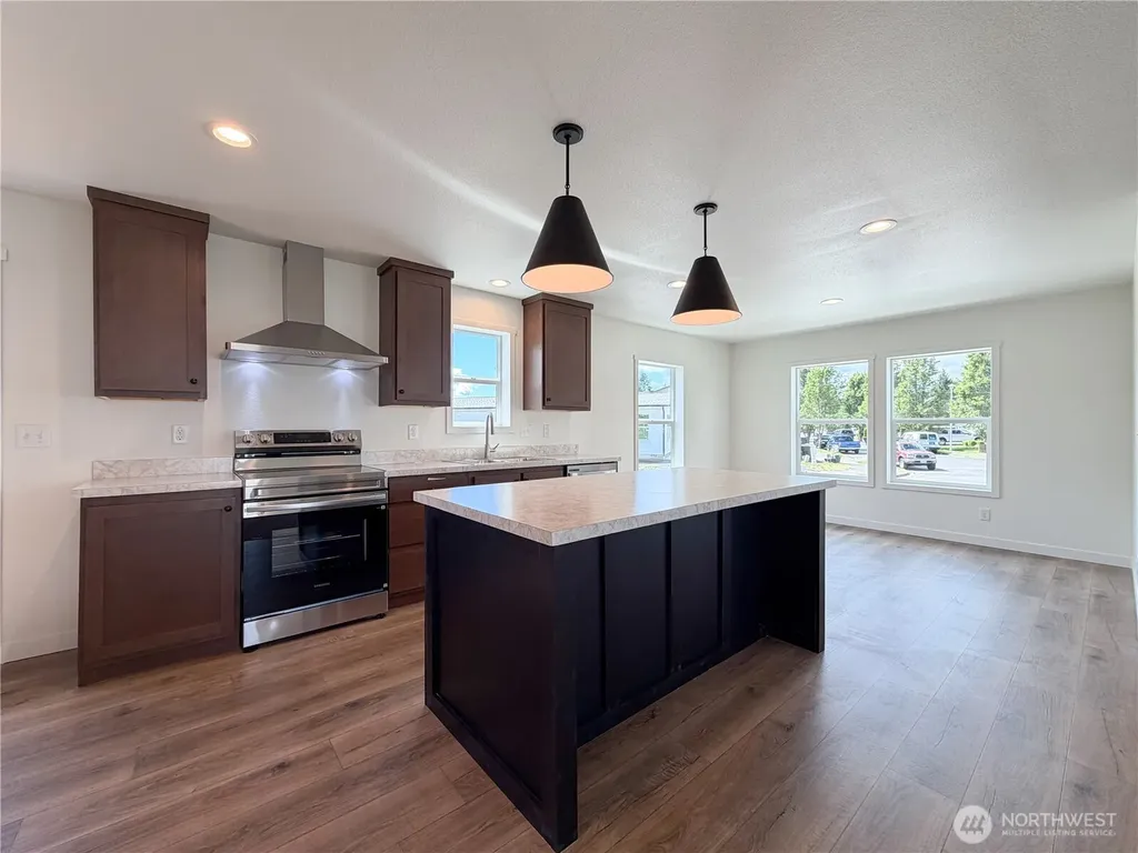 4561 Windemere Street Longview WA 98632