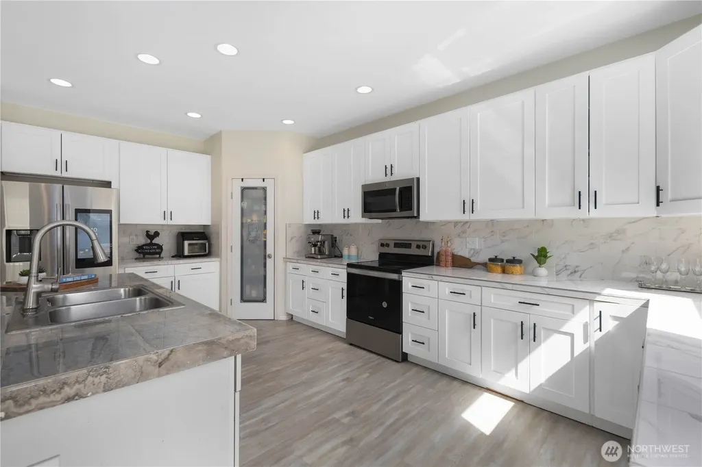 38030 41st Place S Auburn WA 98001