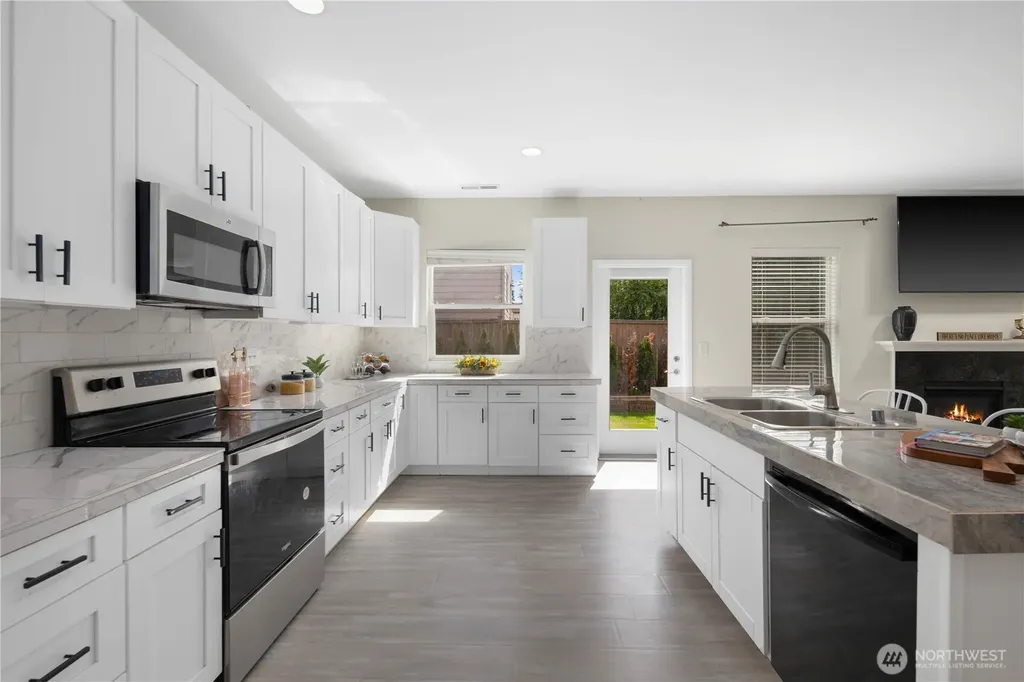 38030 41st Place S Auburn WA 98001