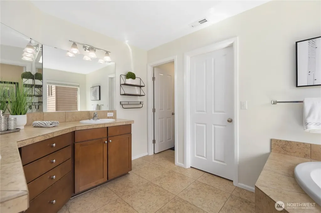 38030 41st Place S Auburn WA 98001