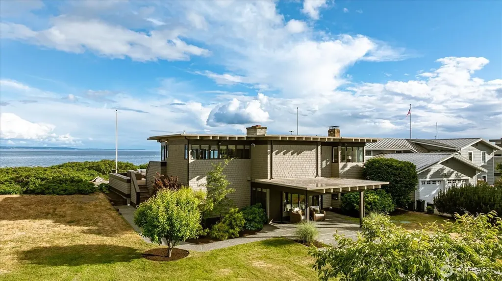 2126 Shore Avenue Freeland WA 98249