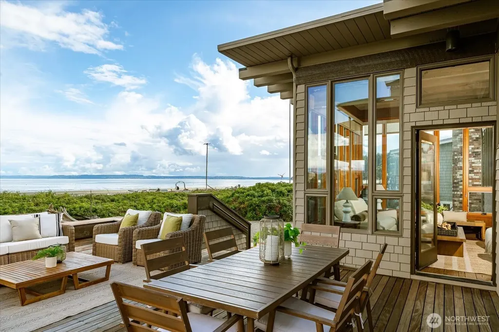 2126 Shore Avenue Freeland WA 98249