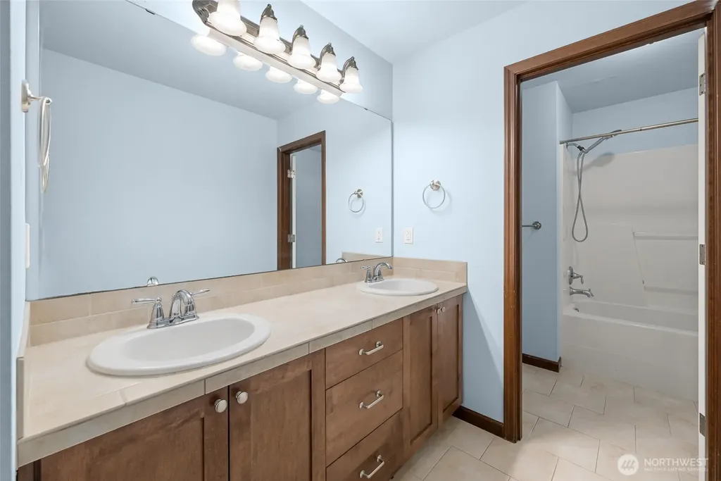 1033 Lyle Ridge Circle Oak Harbor WA 98277