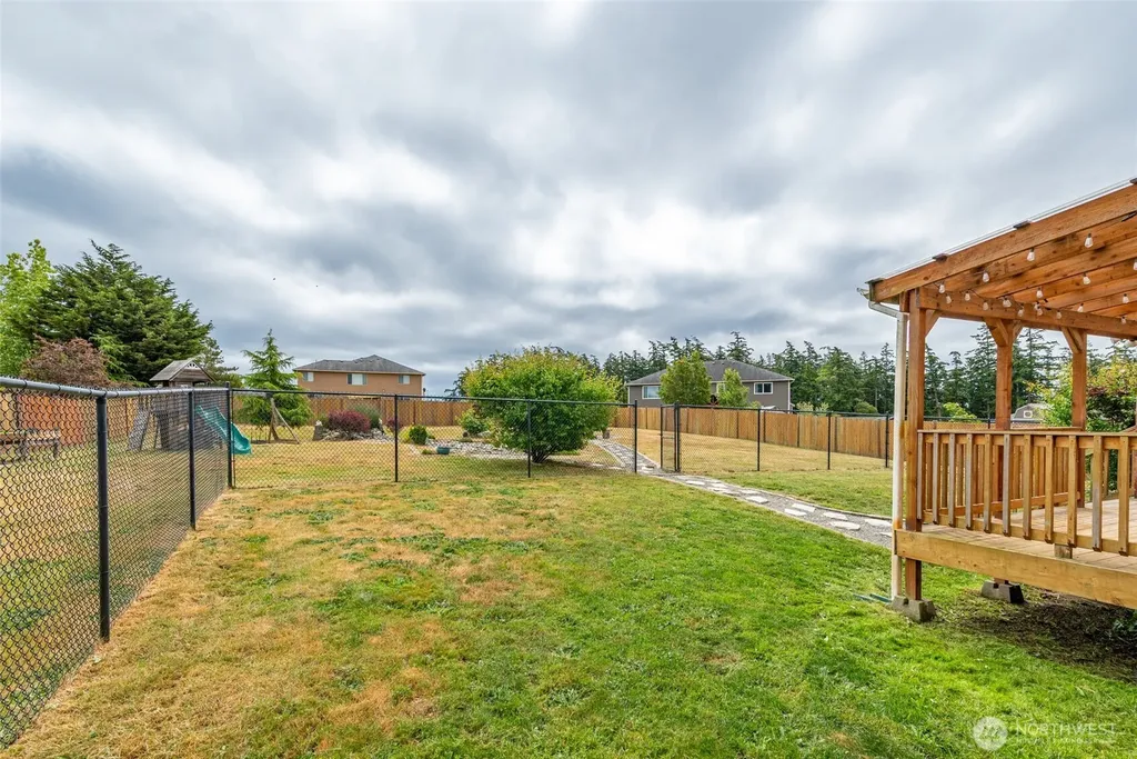 1033 Lyle Ridge Circle Oak Harbor WA 98277