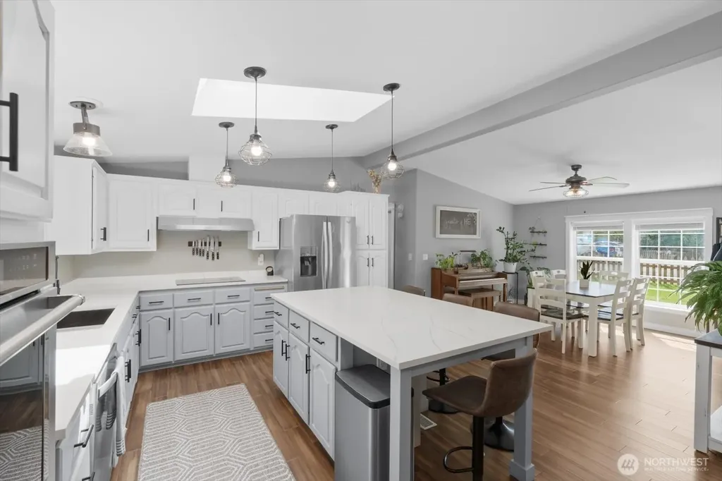 18612 72nd Avenue NE Kenmore WA 98028