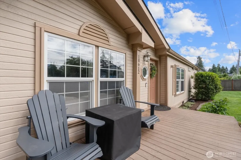 18612 72nd Avenue NE Kenmore WA 98028
