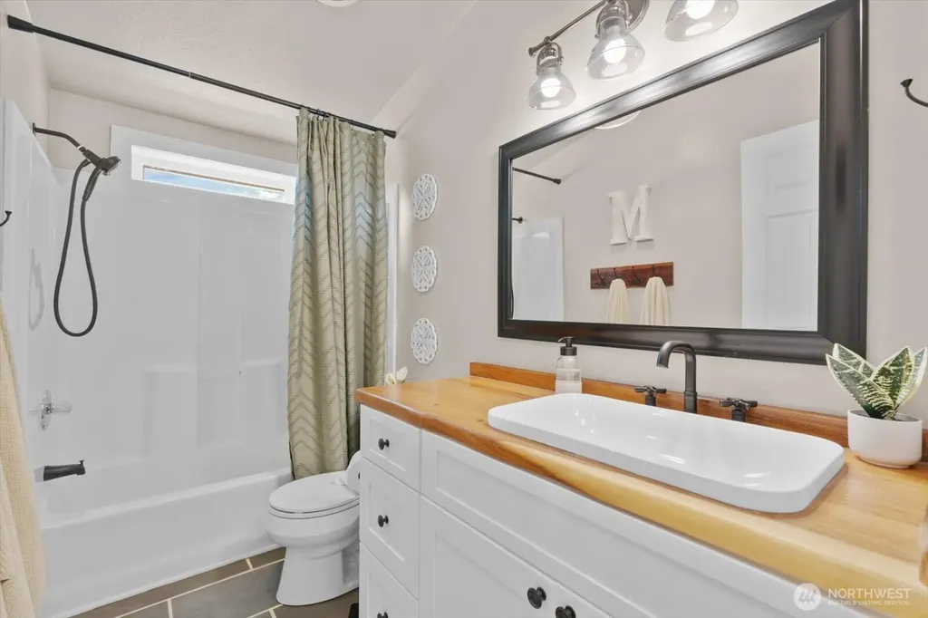 18612 72nd Avenue NE Kenmore WA 98028