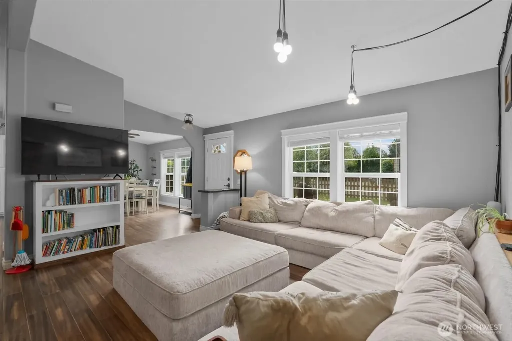18612 72nd Avenue NE Kenmore WA 98028