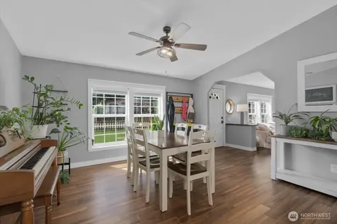 18612 72nd Avenue NE Kenmore WA 98028