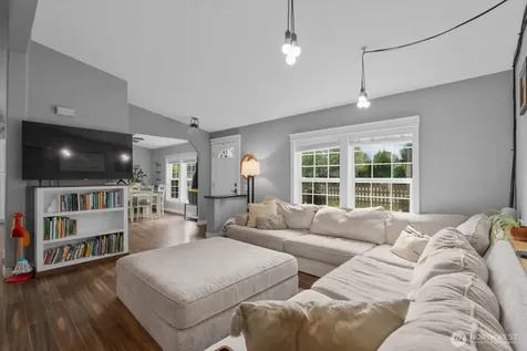 18612 72nd Avenue NE Kenmore WA 98028