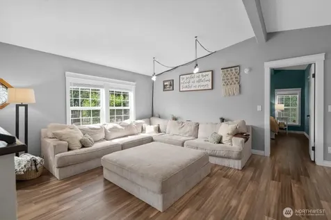 18612 72nd Avenue NE Kenmore WA 98028