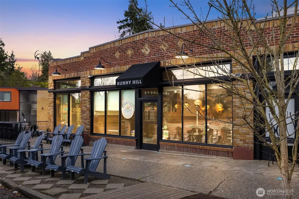 8360 Loyal Way NW Seattle WA 98117