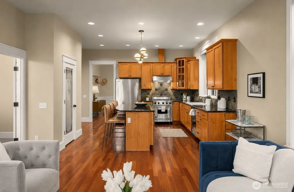 8360 Loyal Way NW Seattle WA 98117
