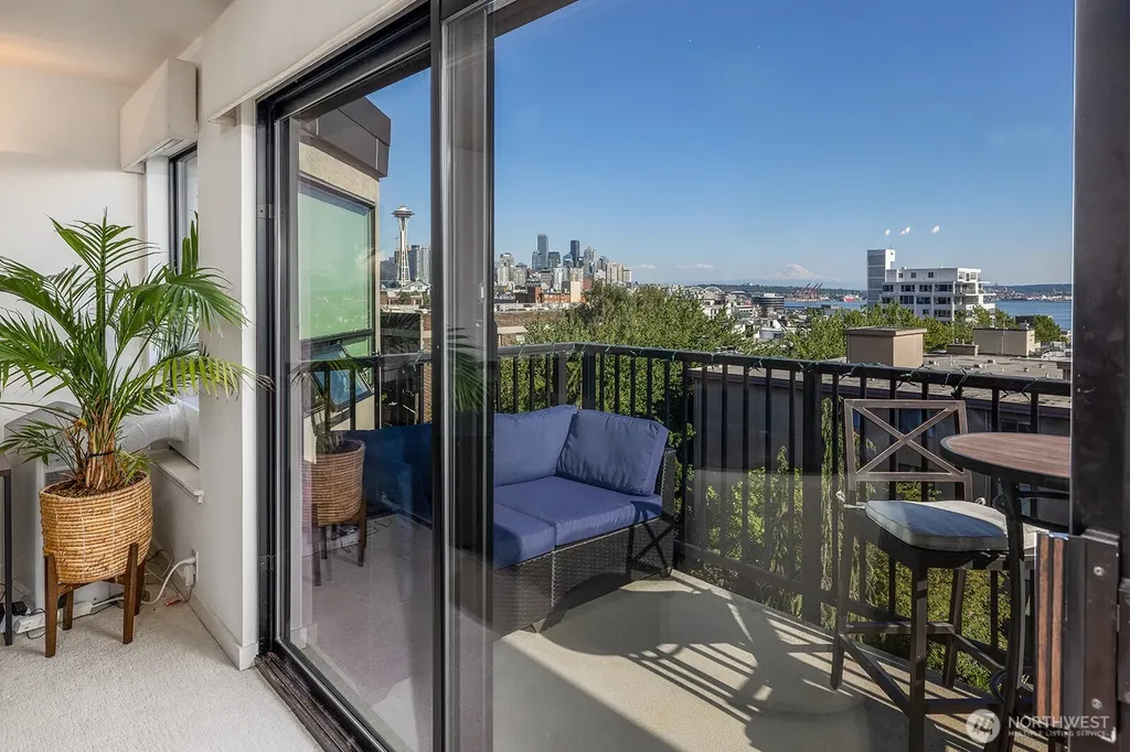 500 W Roy Street Seattle WA 98119