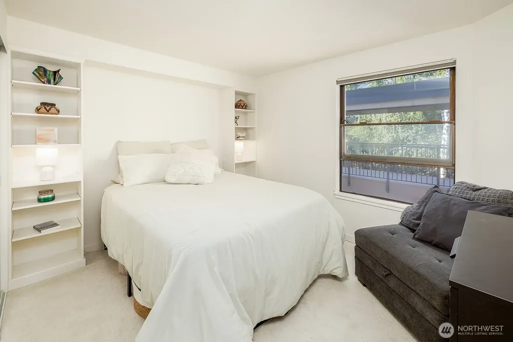 500 W Roy Street Seattle WA 98119
