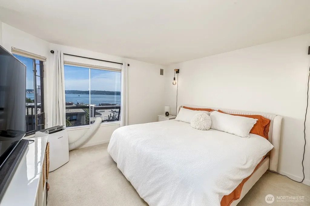 500 W Roy Street Seattle WA 98119