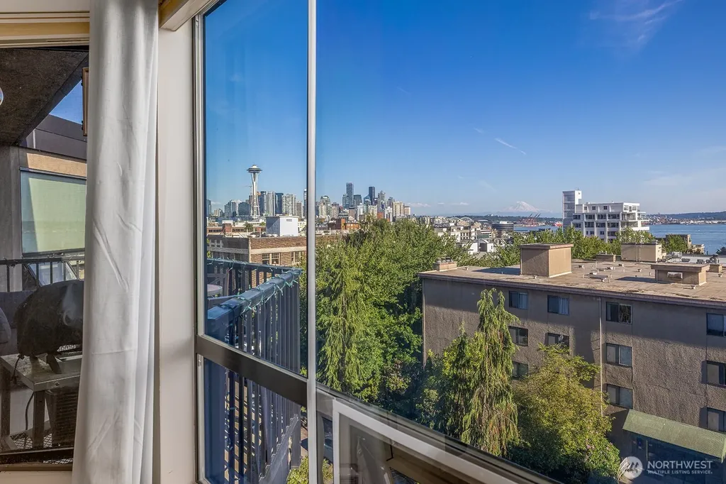 500 W Roy Street Seattle WA 98119