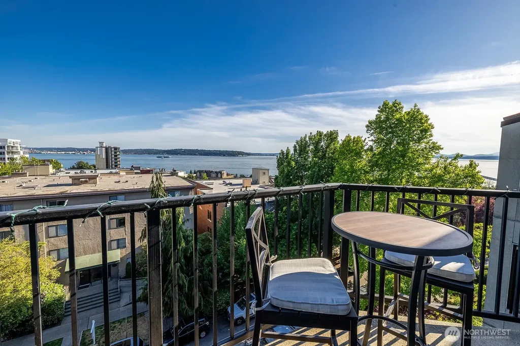 500 W Roy Street Seattle WA 98119