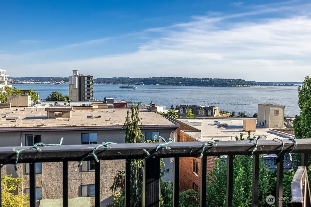 500 W Roy Street Seattle WA 98119