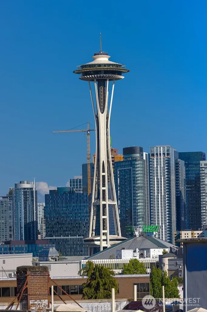 500 W Roy Street Seattle WA 98119