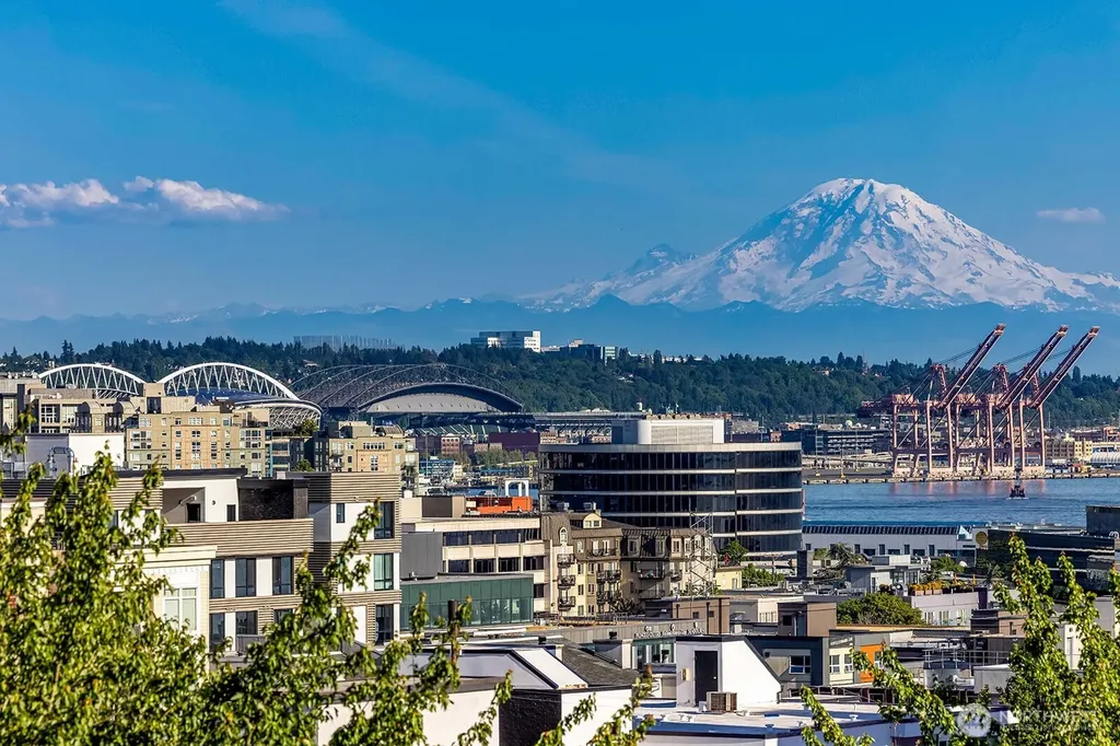 500 W Roy Street Seattle WA 98119