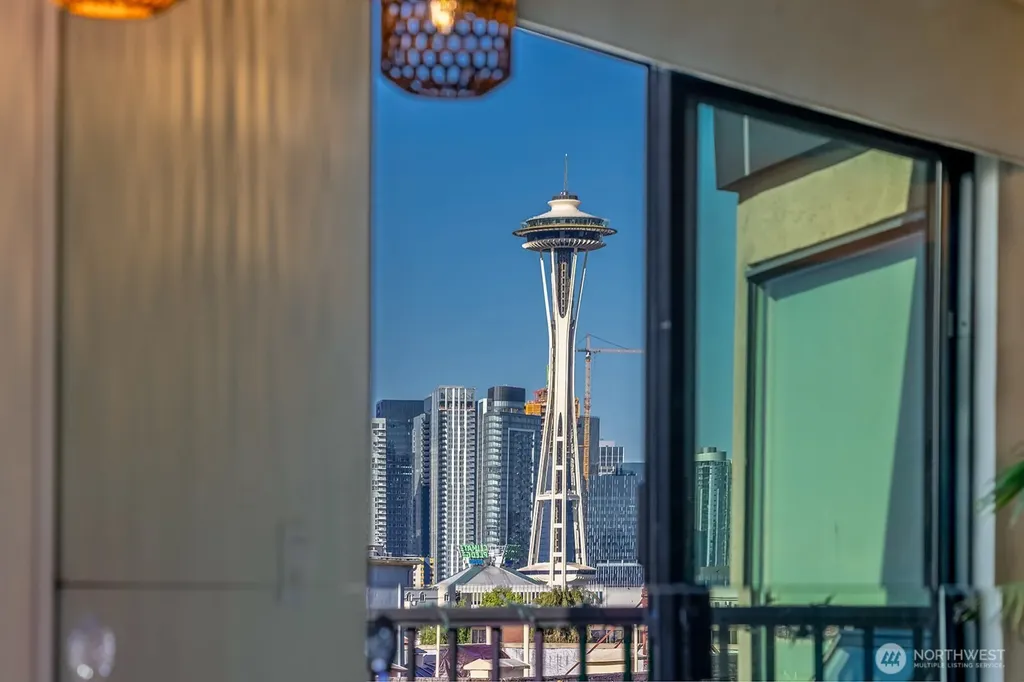 500 W Roy Street Seattle WA 98119