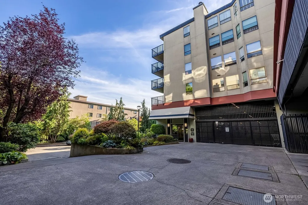 500 W Roy Street Seattle WA 98119