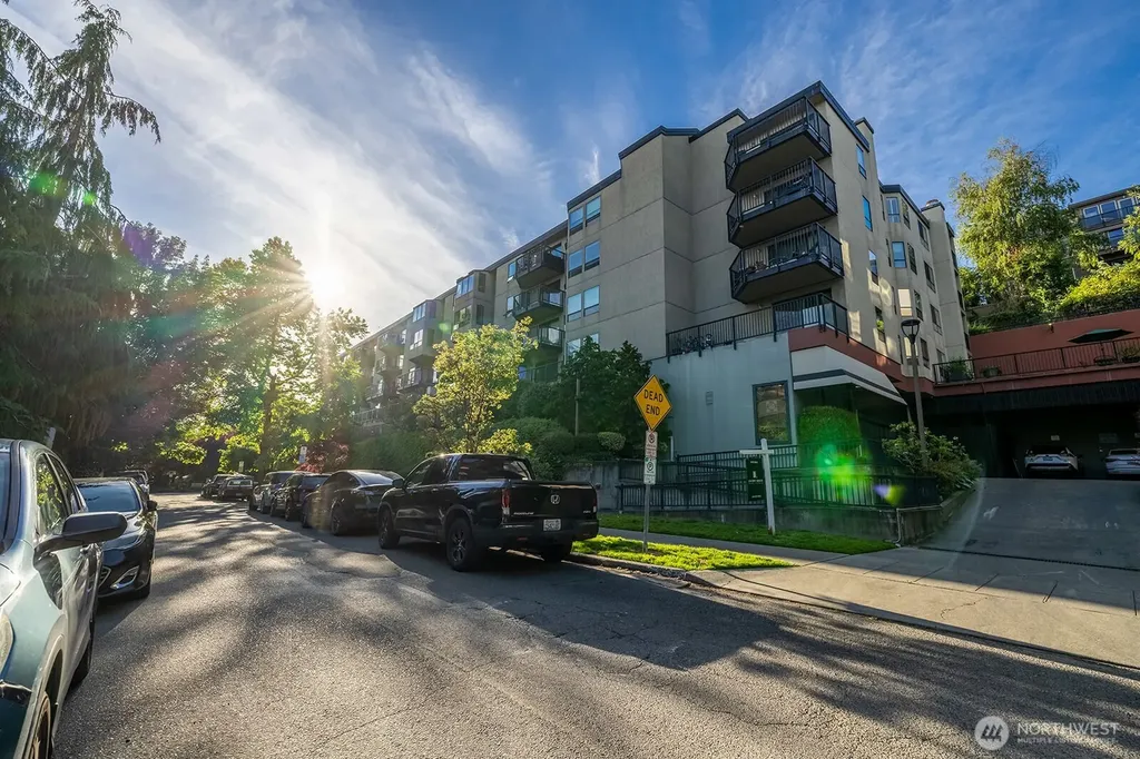 500 W Roy Street Seattle WA 98119