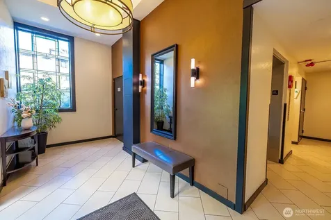 500 W Roy Street Seattle WA 98119